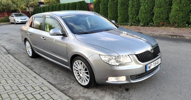 Skoda Superb cena 29900 przebieg: 208000, rok produkcji 2011 z Płock małe 704